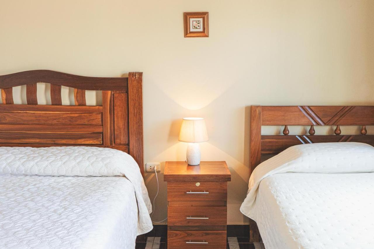 Hostal Dinosaurio Тороторо Экстерьер фото
